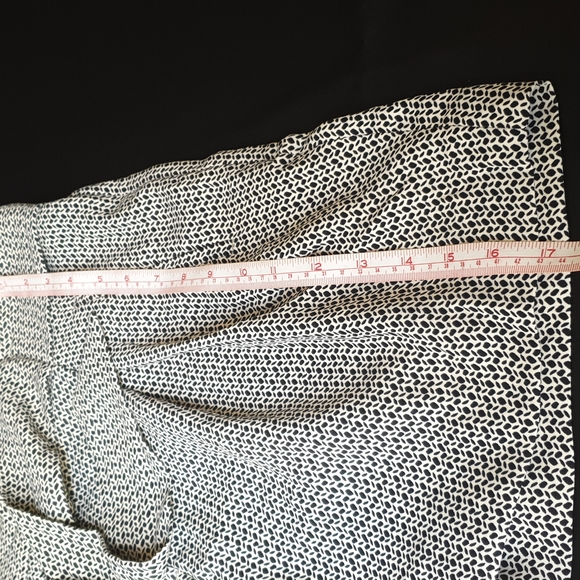 🎈SALE! Bundle 3 for $30.H & M printed shorts - Picture 7 of 7